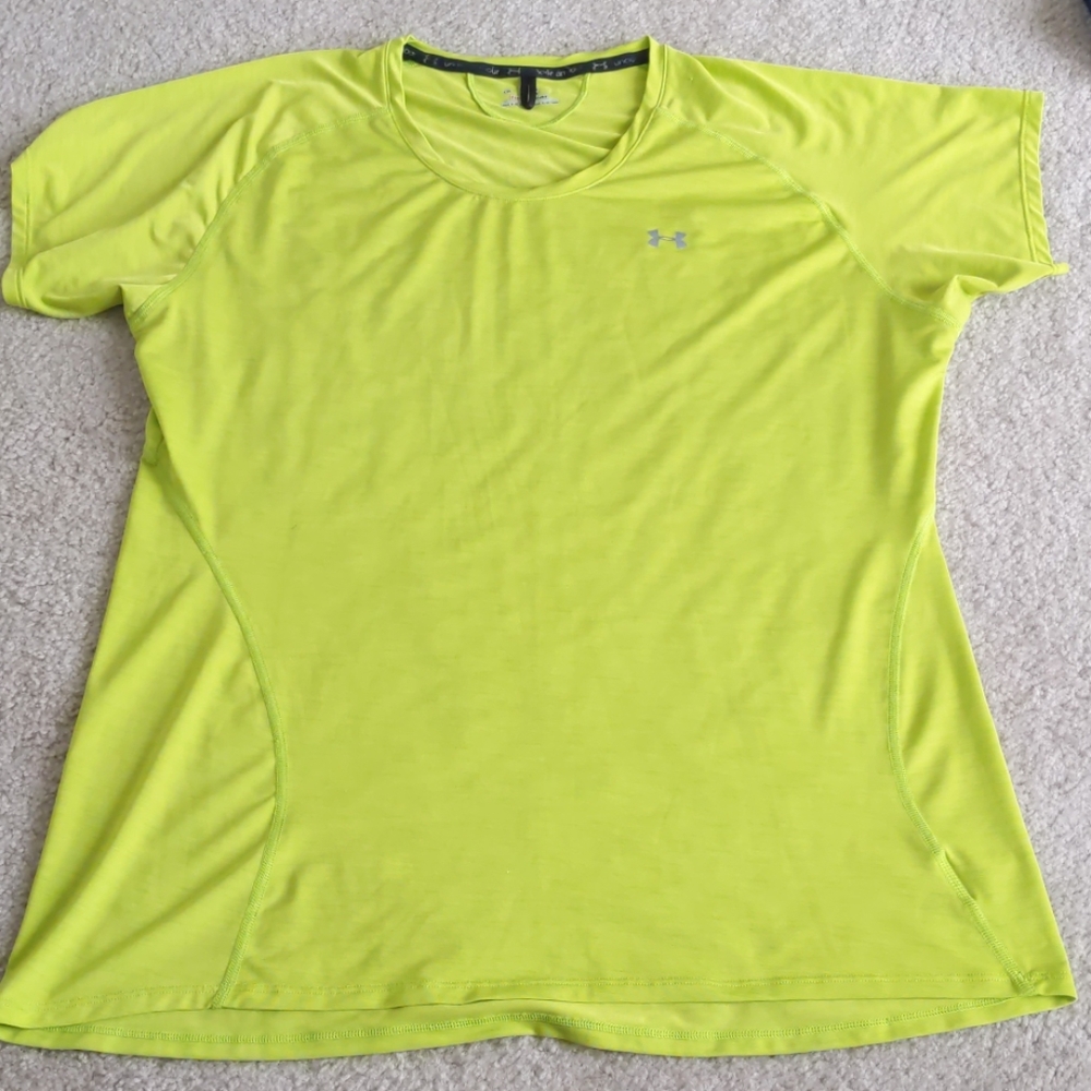 UA heatgear loose fit top